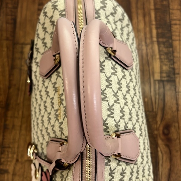 Michael Kors Bag Floral Appliqué Mercer Medium Duffel Natural pink gold hardware - Picture 13 of 17
